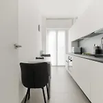 Apartment Guesthost - Cosy Calvairate & Porta Romana *